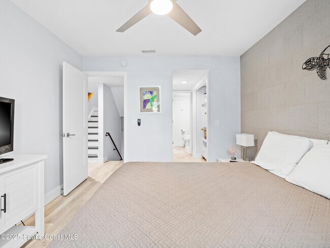 Building Photo - 8600 Ridgewood Ave