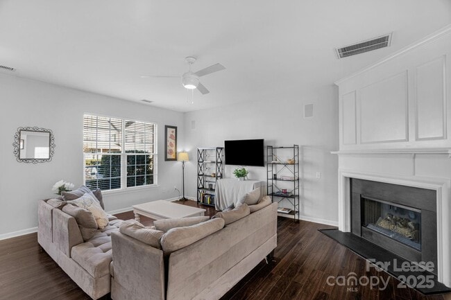 Building Photo - 3213 Mannington Dr