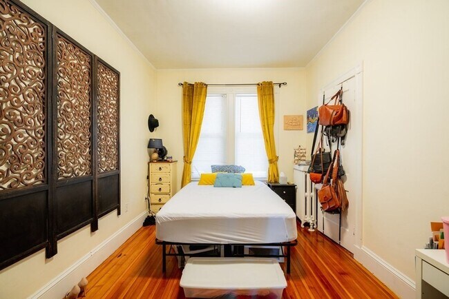 Building Photo - 31-33 Mapleton Street