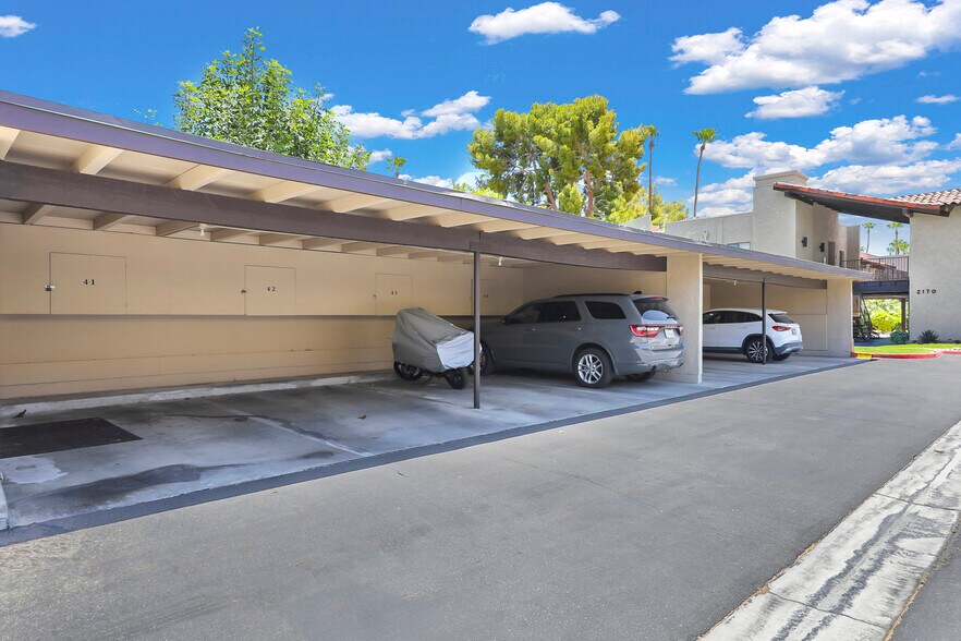 Building Photo - 2170 S Palm Canyon Dr