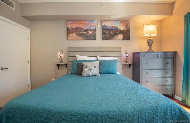 Building Photo - 450 J St