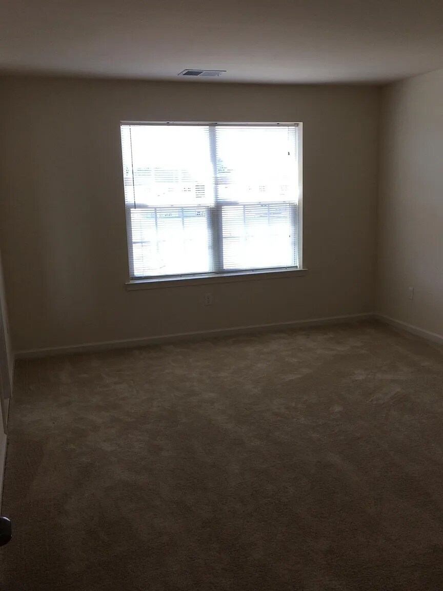 Bedroom 1/ Master - 535 Liam Pl