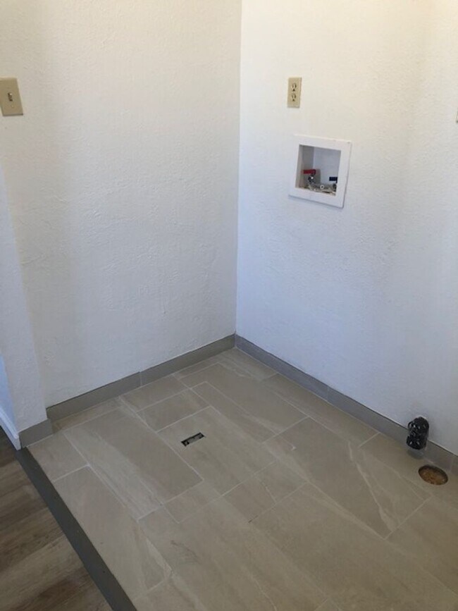 Building Photo - 1507 Indiana Ave