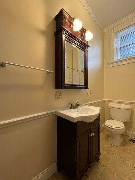 Bathroom - 524 W Church St