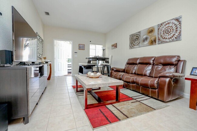 Building Photo - 5741 NW 112th Ct