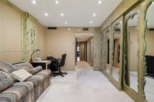 Building Photo - 11111 Biscayne Blvd