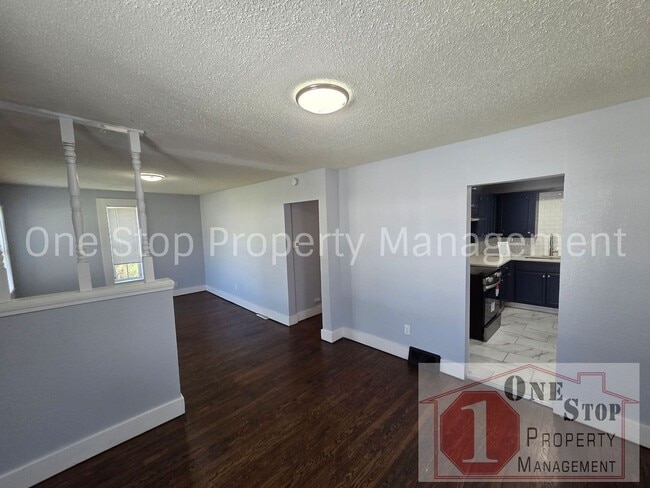 Building Photo - Beautiful 4 Bedroom 2 Bathroom in Kansas City!