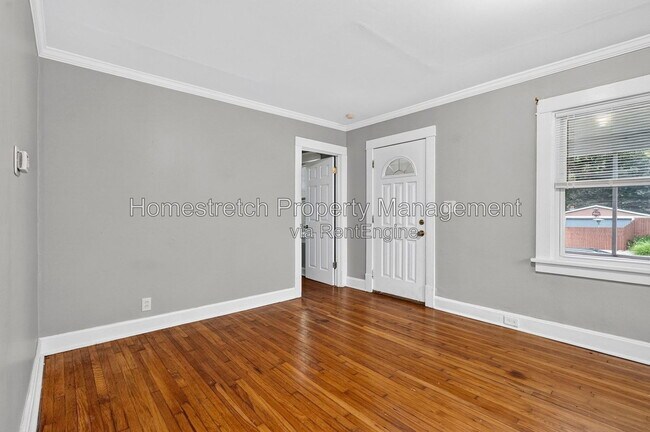 Building Photo - 9006 Baroda Ave