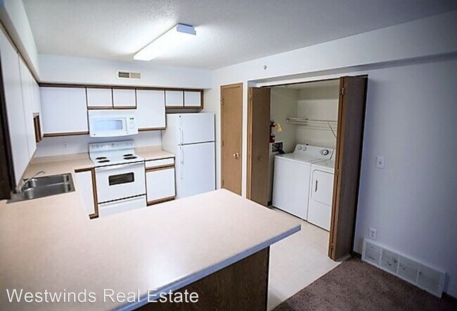 Building Photo - 2 br, 1 bath House - 2536 Rushmore Drive