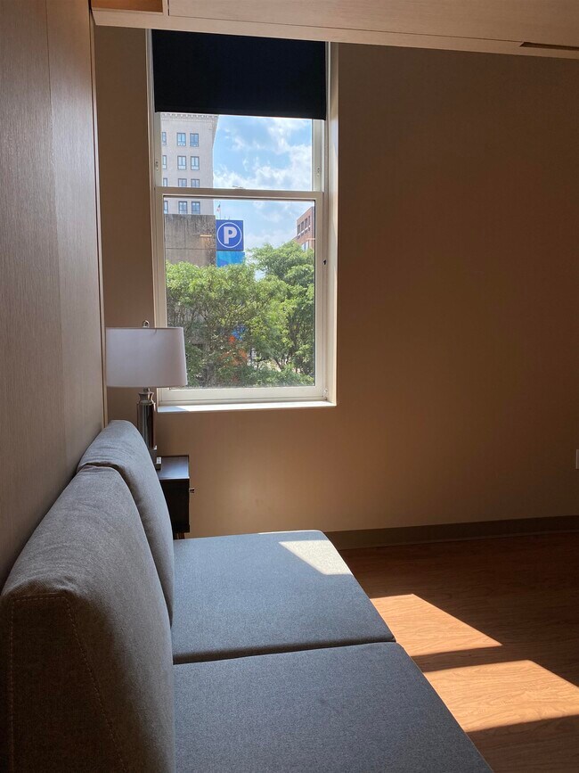 Building Photo - 83 Hanover St