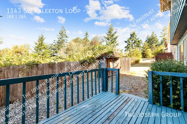 Building Photo - 1143 SW Kaleeton Loop