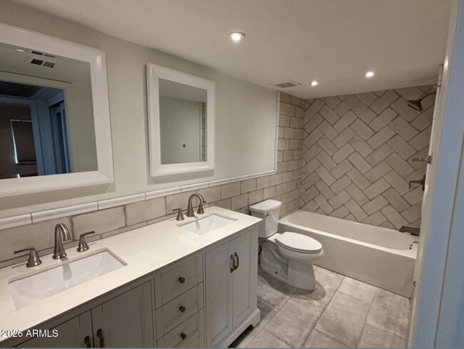 Building Photo - 8155 E Roosevelt St