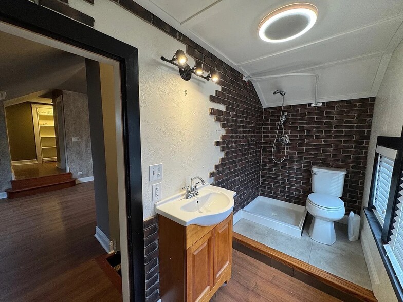 Building Photo - 134 Princeton St