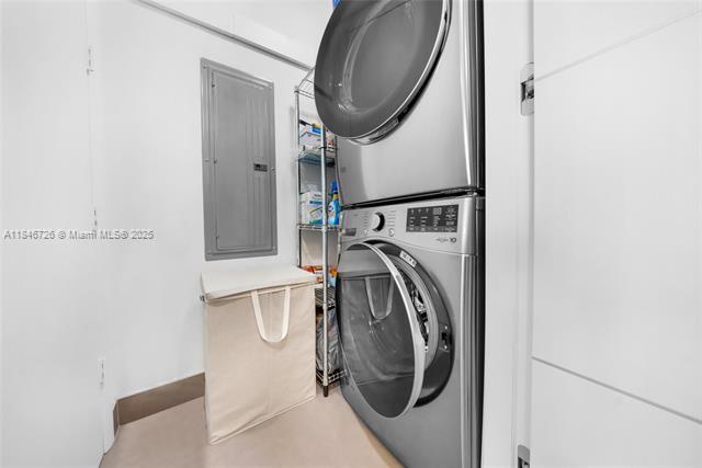 Building Photo - 16001 Collins Ave