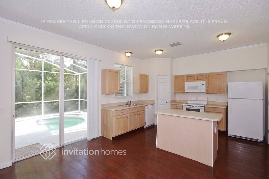 Building Photo - 127 Golfside Cir
