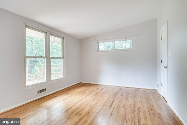 Building Photo - 6525 Byrnes Dr