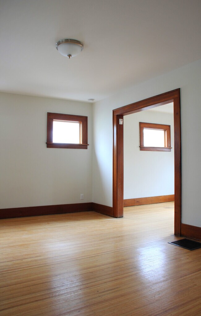 Building Photo - 318 MERCHANTS