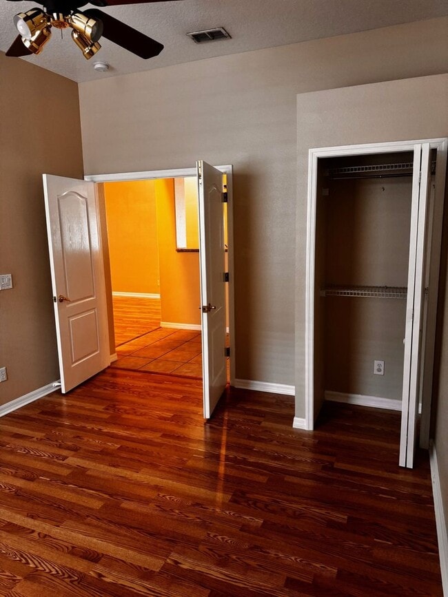 Building Photo - AVAILABLE NOW