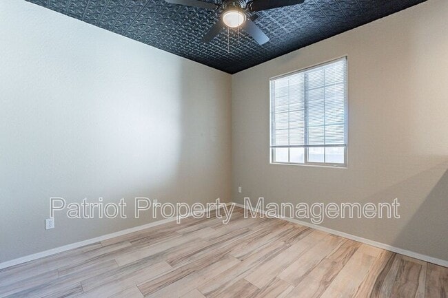 Building Photo - 329 S 172nd Dr