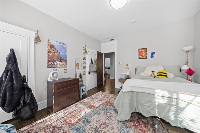 Building Photo - "Charming 3-Bed Duplex with Hardwood Floors & Cozy Fireplace - 6114 Waterman Blvd, St. Louis!" ST...