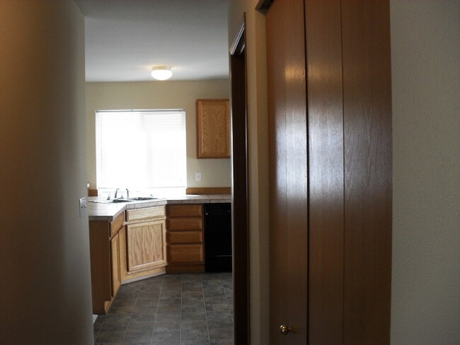 Building Photo - Beautiful 4 Bedroom 2.5 Bath in Liberty Ri...