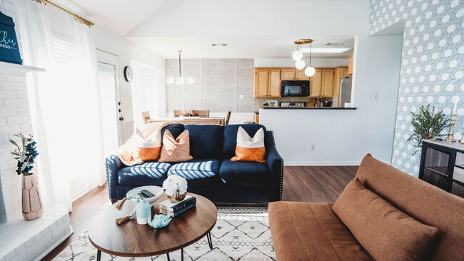 Building Photo - "Charming 3-Bedroom Killeen Home with Cozy Fireplace and 2 Full Baths!"