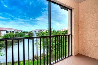 Building Photo - ANNUAL RENTAL - POSITANO PLACE-1 BED/1 BATH WITH LAKE VIEW AND NEW APPLIANCES!