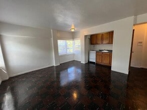 Building Photo - 0 bedroom in Chicago IL 60626