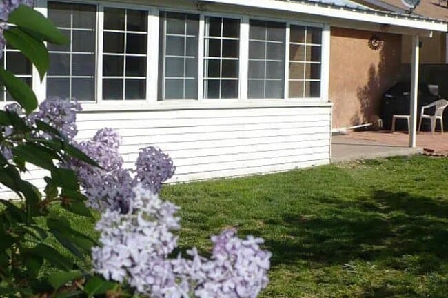 Building Photo - 12708 Tomlinson Dr SE