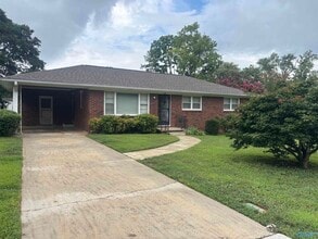Building Photo - 1805 Stevens Dr NE