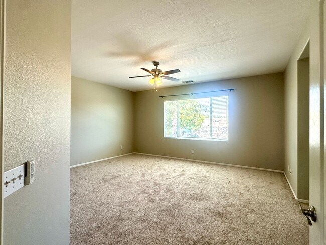Building Photo - Beautiful Winchester 4-Bedroom  Home!