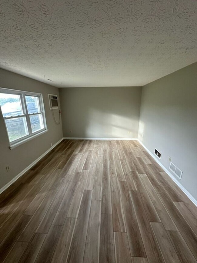 Building Photo - 8821 Middlebranch Ave NE