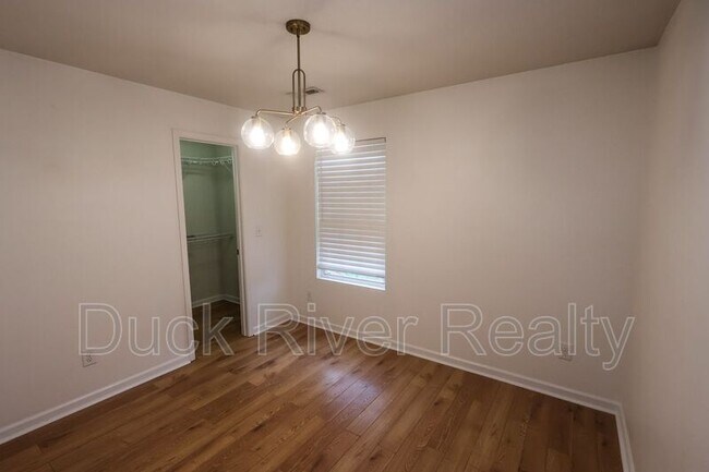 Building Photo - 2207 Carpenter Bee Dr