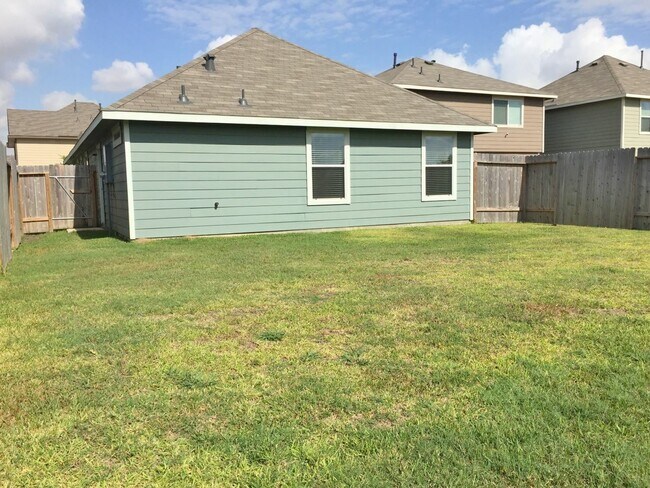 Building Photo - 19403 Plantation Maple Dr