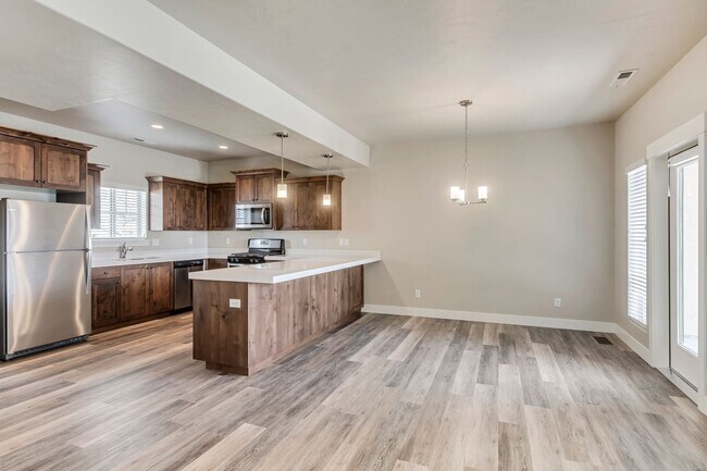 Primary Photo - Spacious 3 Bed Townhome – East Provo Footh...