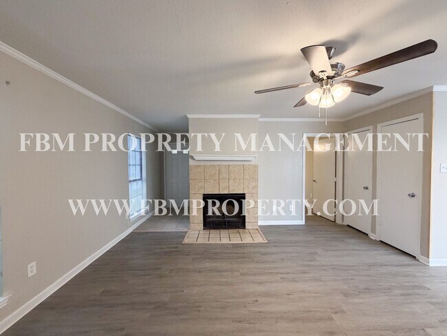 Building Photo - 1139 Valley View Dr