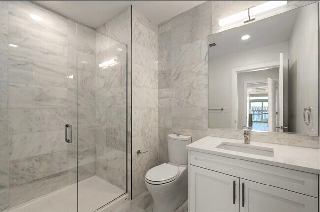 Building Photo - 301 Border St