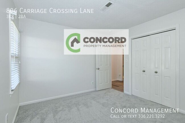 Building Photo - 806 Carriage Crossing Ln