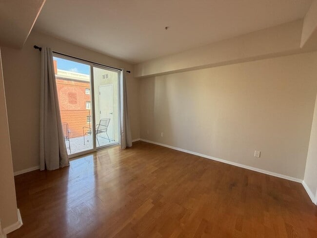 Building Photo - 350 K St