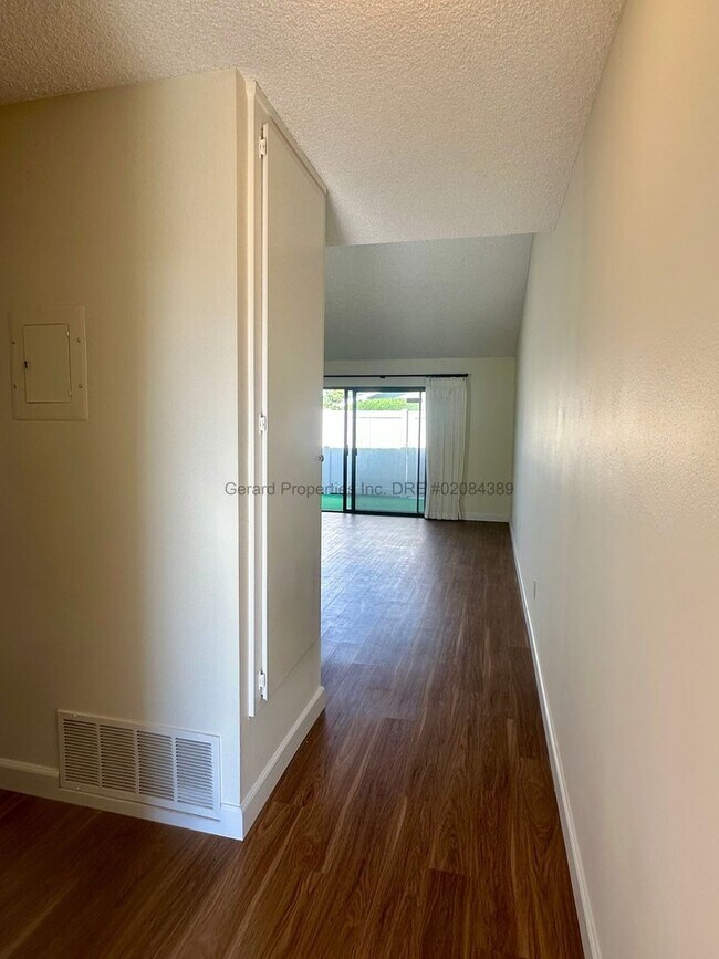 Building Photo - 55+ Huntington Beach Condo – Pools, Pickle...