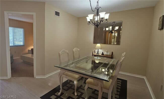 Building Photo - 460 Fox Haven Dr