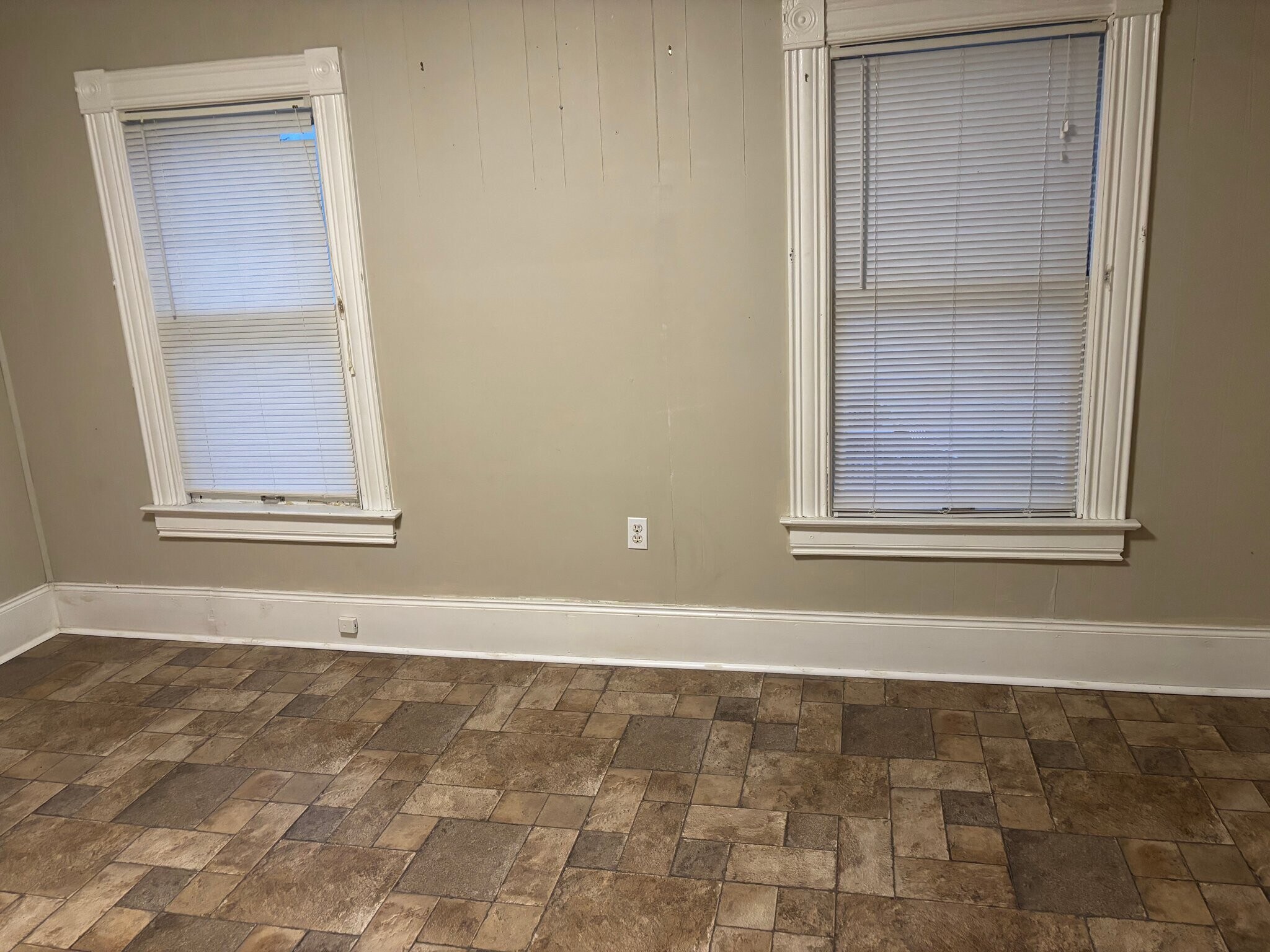 Building Photo - 355 NY-31