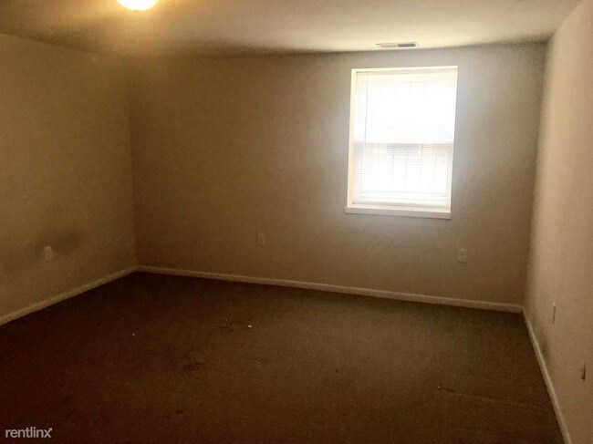 Building Photo - 4412 Walnut St