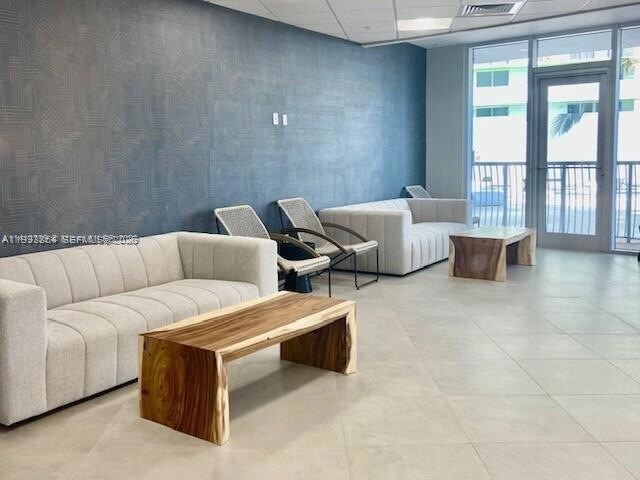 Building Photo - 1750 N Bayshore Dr