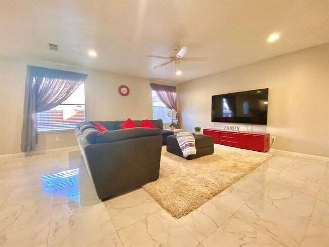Building Photo - 738 Bridle Ridge Loop