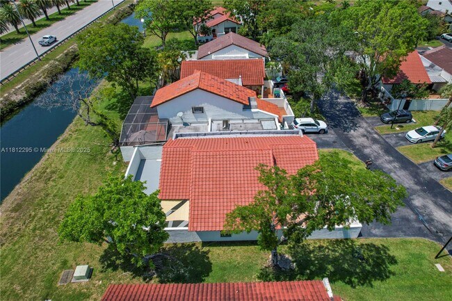 Building Photo - 11054 SW 136th Ct