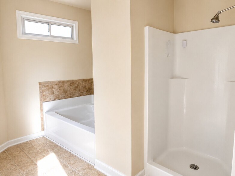 Building Photo - 107 Truman Ct