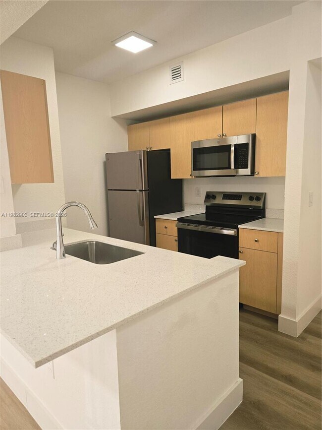 Building Photo - 2564 Centergate Dr