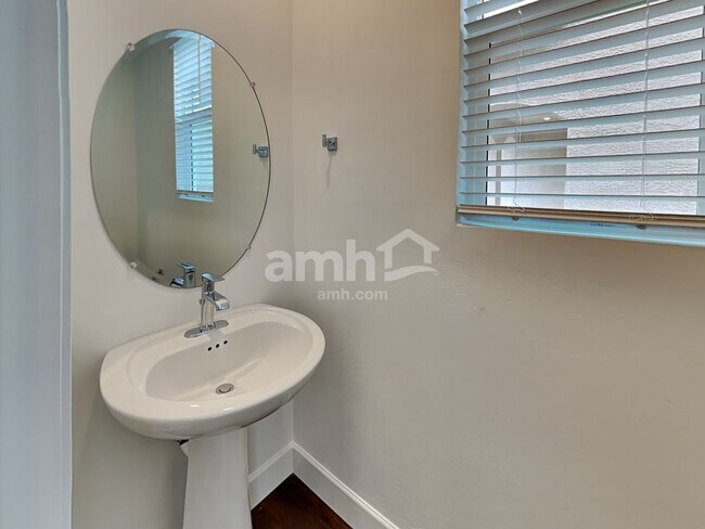 Building Photo - 6505 E Paseo Alga