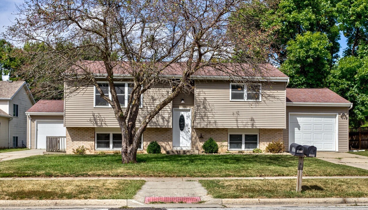Building Photo - 3107 Diamond St
